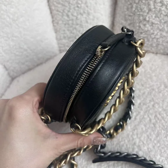 SOLD✅CHANEL Black and Gold Mini Quilted Bag - Picture 7 of 8